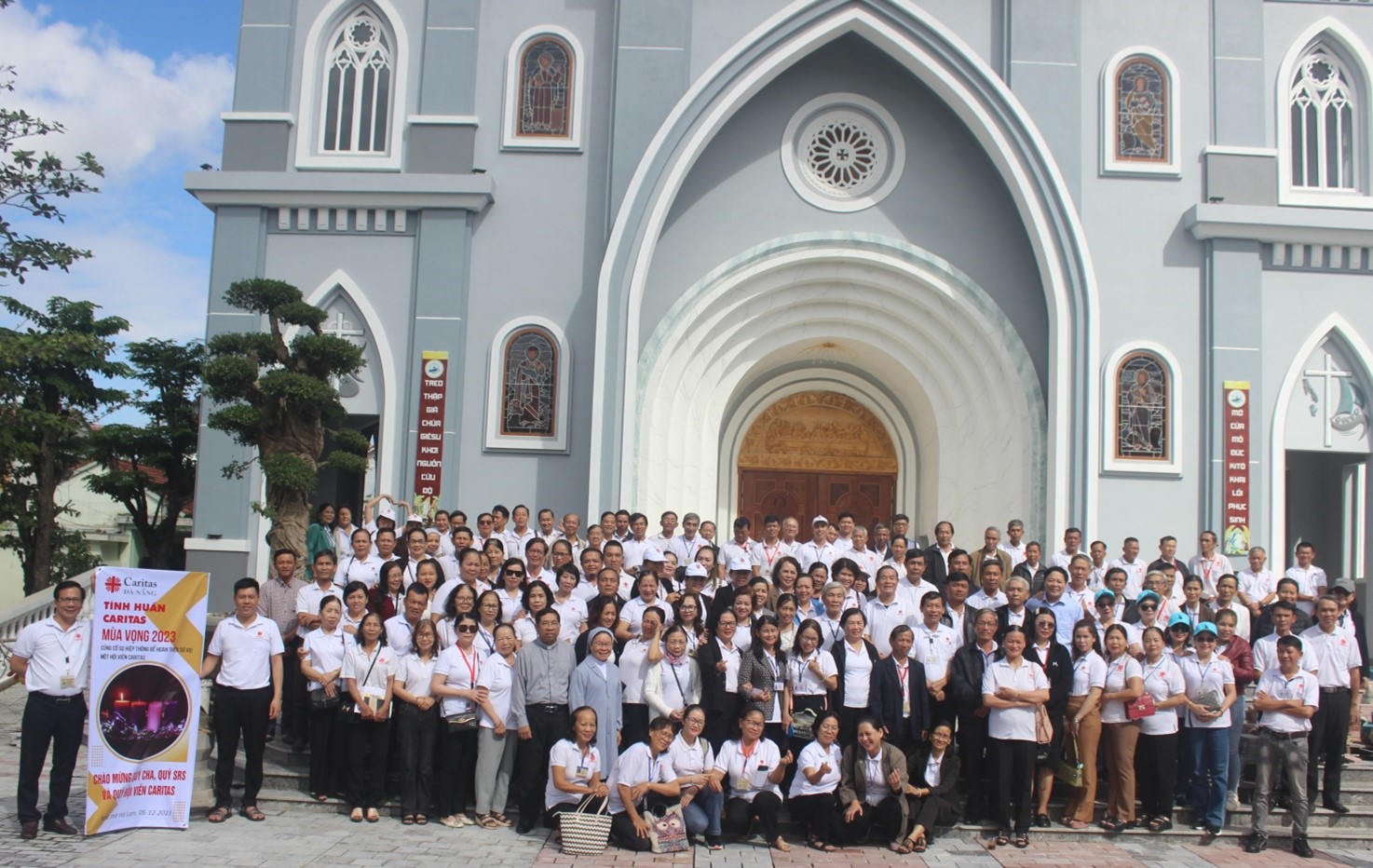 Caritas Đà Nẵng đi ra vùng ngoại biên