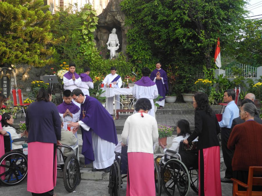 Caritas giáo xứ Thanh Bình tổ chức Thánh Lễ dành riêng cho bệnh nhân, người già yếu trong giáo xứ