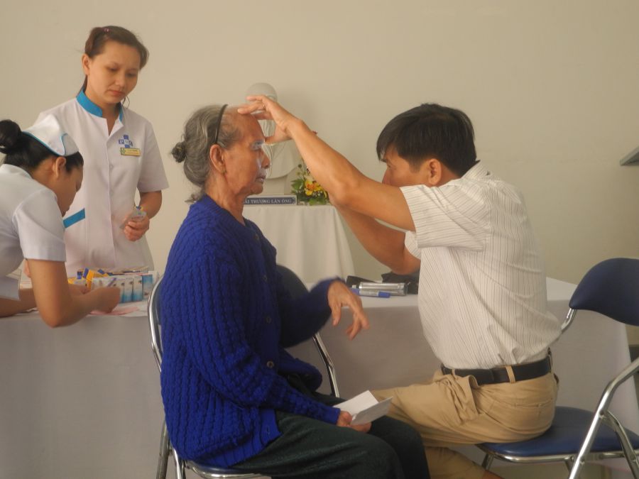 Văn phòng Caritas Đà Nẵng tiếp tục thực hiện chương trình mổ mắt thay đục thủy tinh thể cho người nghèo